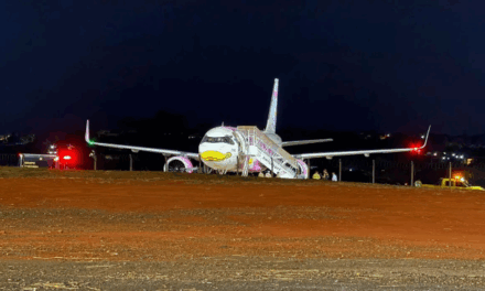 Suspeita de causar pouso de emergência em voo da Azul é alvo de buscas da PF