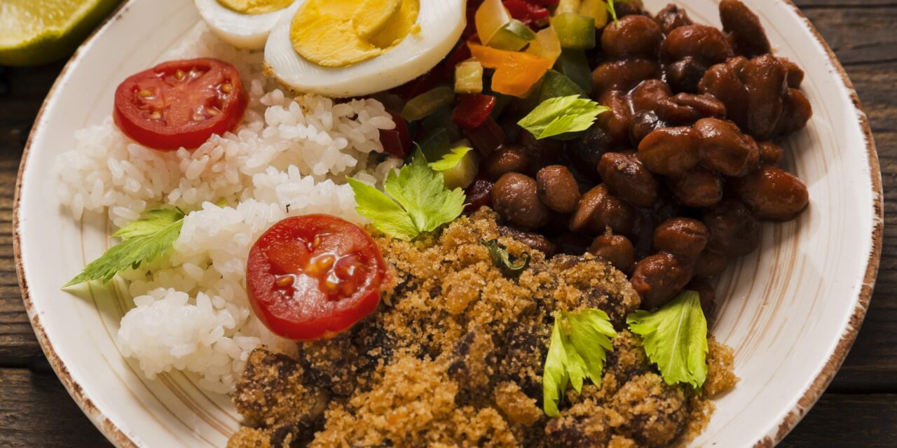 Almoçar fora de casa todos os dias pode custar até 90% de um salário mínimo em BH