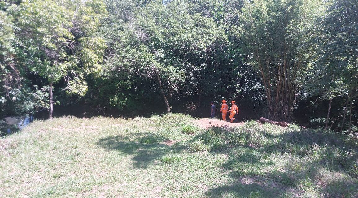 Bombeiros avaliam possível vestígio de desaparecido na zona rural de Pains
