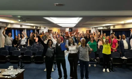 Servidoras e servidores da Assistência Social participam do “Dia D” dedicado à formação e valorização profissional em Formiga