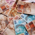 Senado avança em proposta que restringe uso de dinheiro em espécie no país