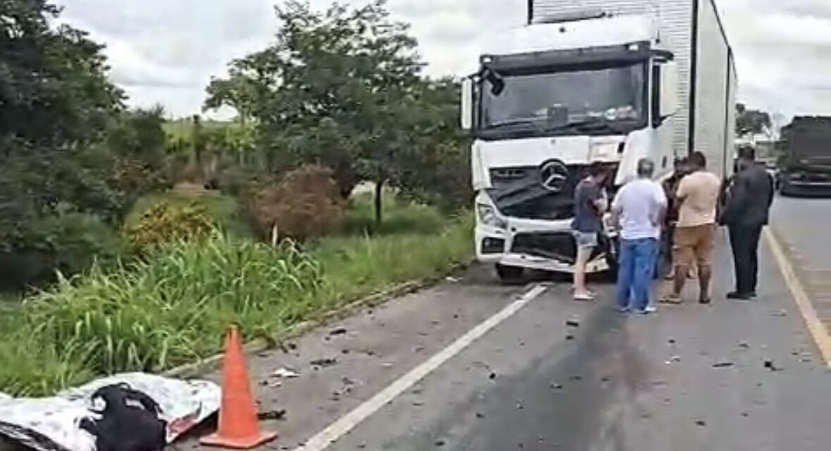 Jovem morador de Formiga morre em acidente entre moto e carreta na BR-354