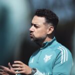 Jonas Urias é indicado ao prêmio de melhor técnico do futebol feminino pela IFFHS