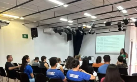 Prefeitura de Formiga realiza reunião de alinhamento com equipes dos CRAS