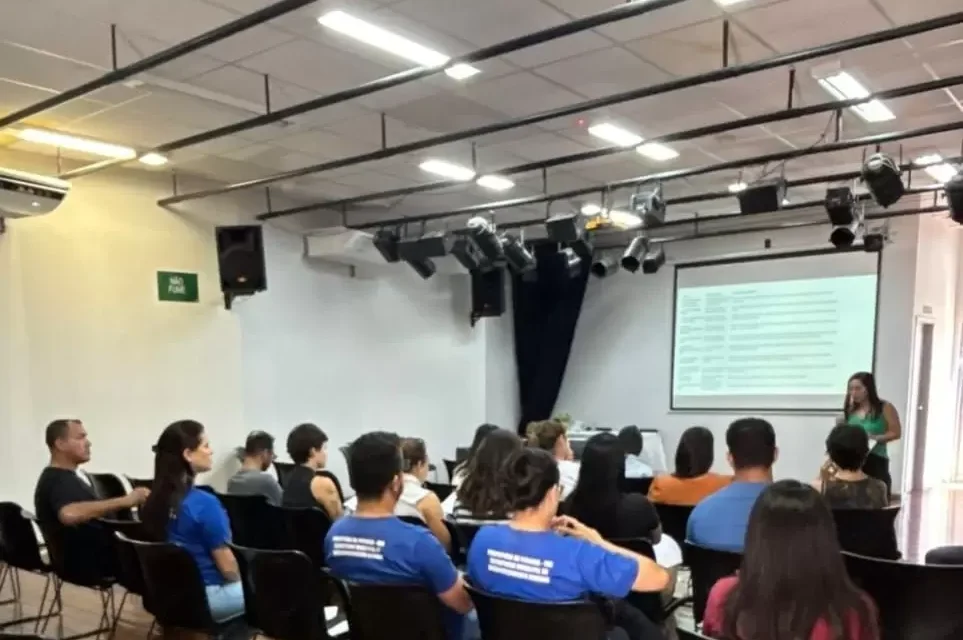 Prefeitura de Formiga realiza reunião de alinhamento com equipes dos CRAS