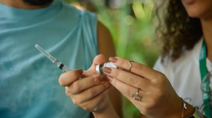 Minas Gerais recebe mais de 62 mil doses da vacina contra bronquiolite pelo SUS