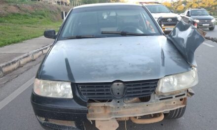 Motorista de 64 anos fica gravemente ferido em acidente na MG-050