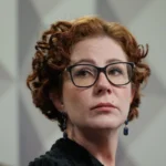 Bolsonaristas organizam ato em Roma pela liberdade de Carla Zambelli