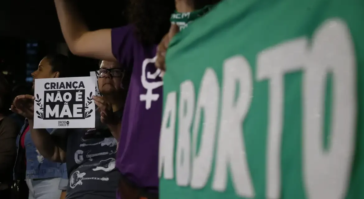 Sociedade Brasileira de Pediatria critica proposta que dificulta aborto legal