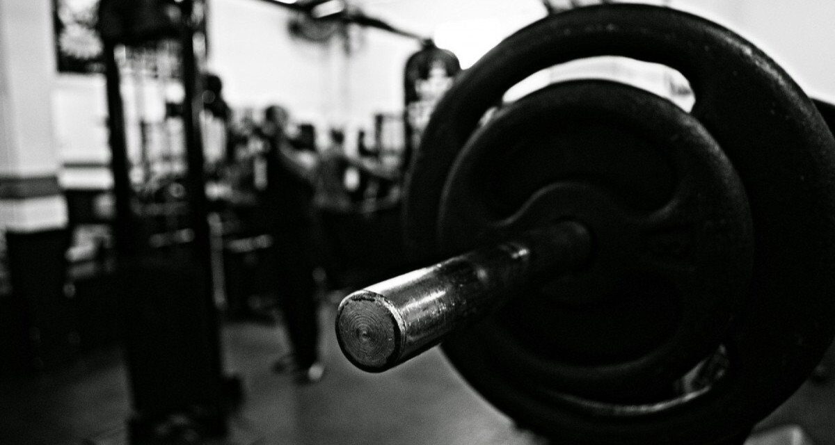 Lutador de jiu-jítsu é preso após quebrar perna de policial durante briga em academia de BH