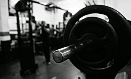 Lutador de jiu-jítsu é preso após quebrar perna de policial durante briga em academia de BH