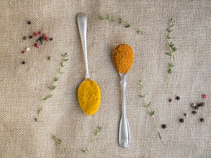 Açafrão-da-terra se destaca pelos benefícios anti-inflamatórios, aponta especialista