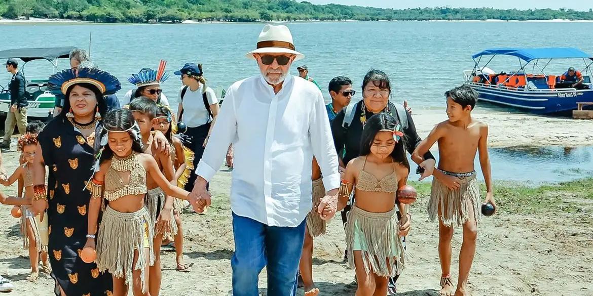 Lula visita aldeia indígena no Pará e promete energia elétrica para mais de 4 mil famílias