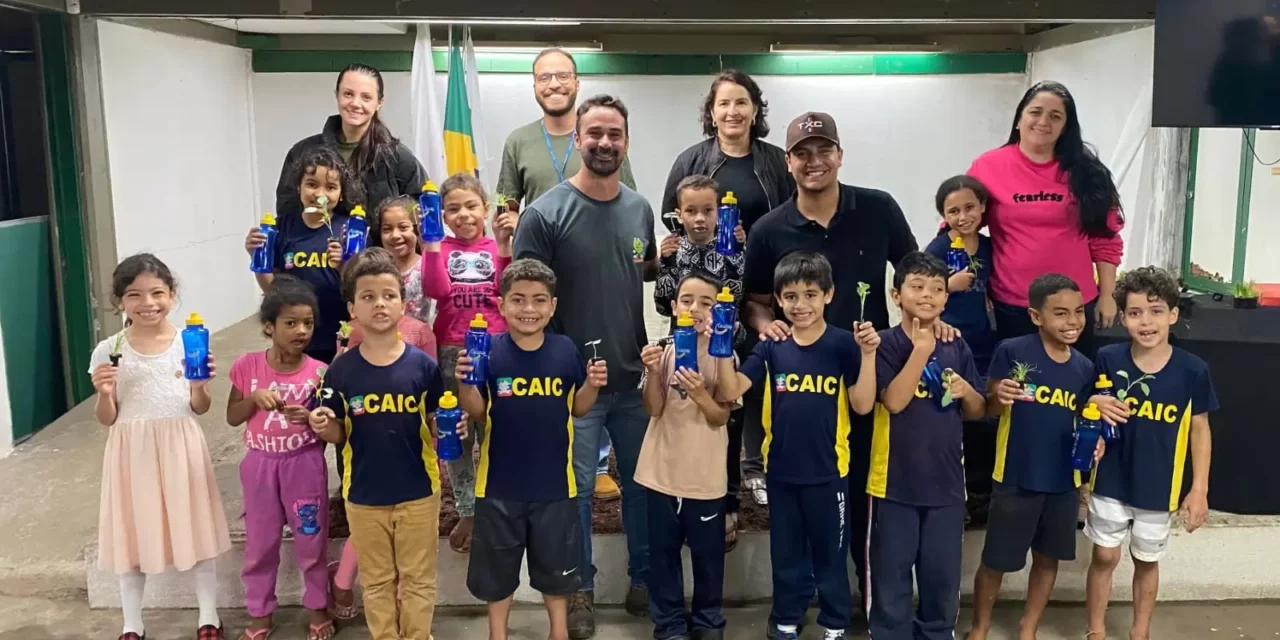Projeto Horta Urbana leva educação ecológica a estudantes do CAIC em Formiga
