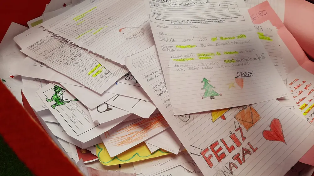 Campanha do Papai Noel dos Correios já começou em Minas; saiba como adotar uma cartinha