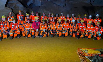 Bombeiros aperfeiçoam técnicas de espeleorresgate em caverna de Pains-MG
