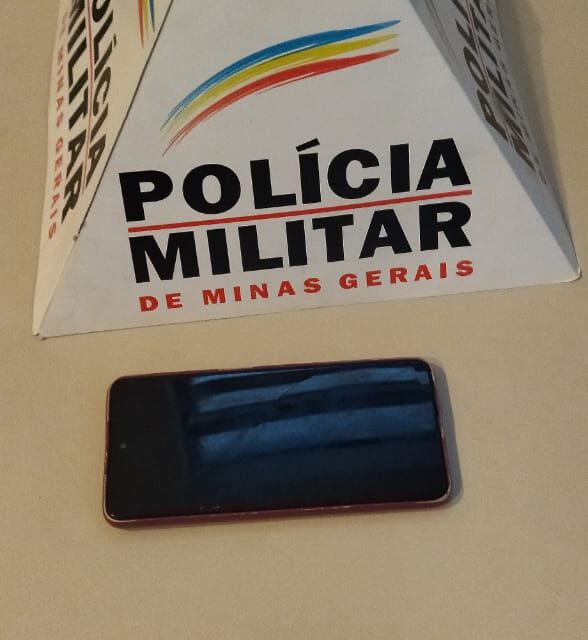 Polícia Militar prende suspeito e recupera celular após roubo no Centro de Formiga