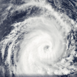 Inmet mantém alerta vermelho enquanto ciclone causa instabilidades no Sudeste