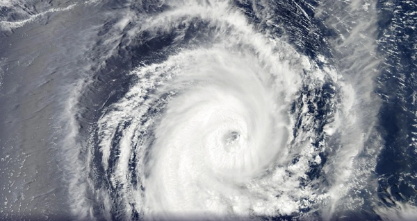 Inmet mantém alerta vermelho enquanto ciclone causa instabilidades no Sudeste