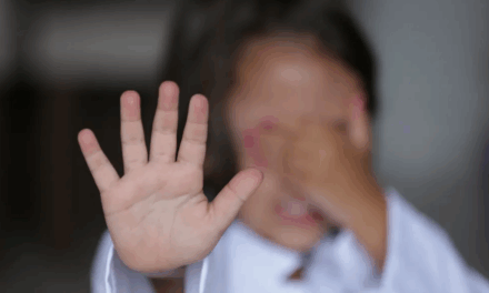 Placas sobre abuso sexual infantil serão fixadas em espaços públicos e privados de Divinópolis