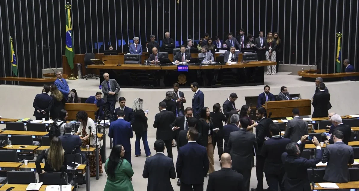 Derrubada de vetos ambientais no Congresso amplia tensão política e gera insegurança para o governo