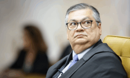 “Senhores de escravos do século 18”: Flávio Dino critica empresas de mototáxi em voto no STF
