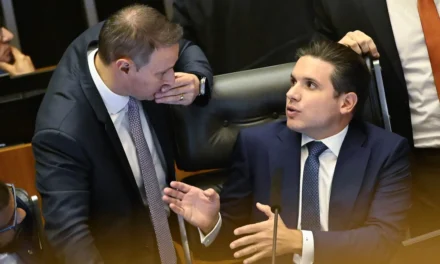 Dois deputados do PL votam contra o PL Antifacção na Câmara