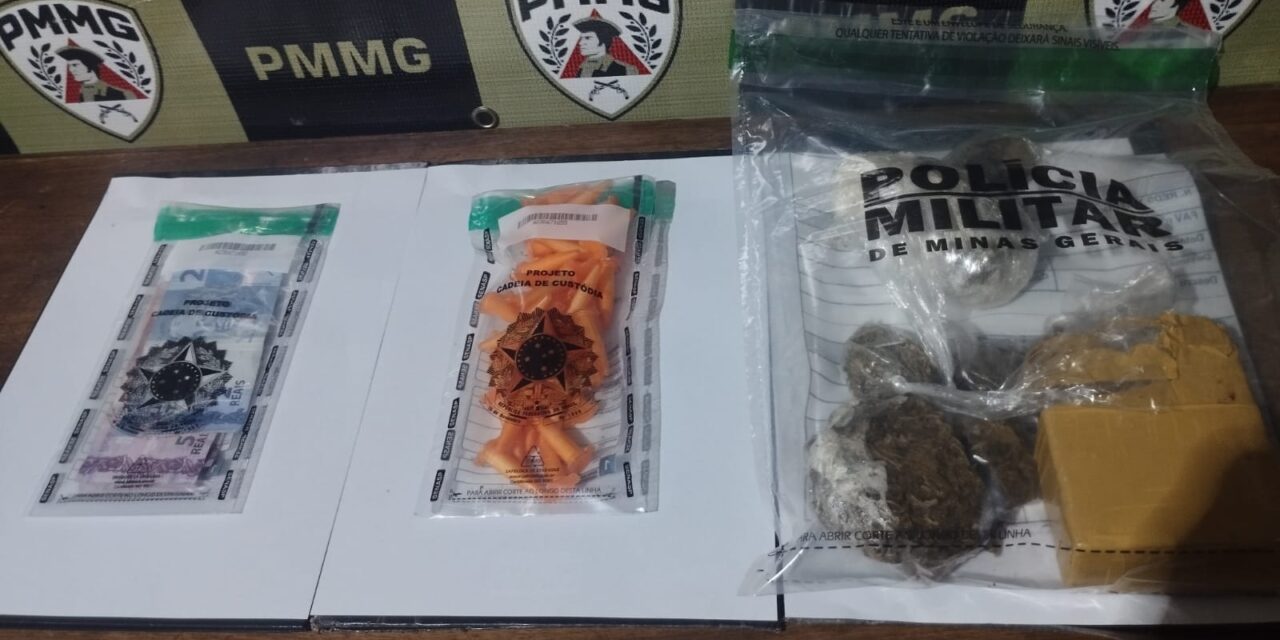 Homem e mulher são presos após apreensão de pinos de cocaína e barras de maconha, em Arcos