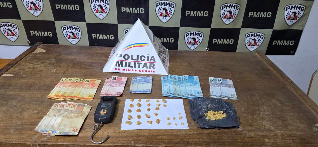 Polícia apreende crack e dinheiro em operação no bairro Brasília, em Arcos