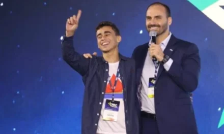 Eduardo Bolsonaro acusa Nikolas Ferreira de tentar se distanciar de ex-presidente