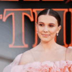 Atriz de Stranger Things apresenta queixa contra colega de elenco por assédio e intimidação