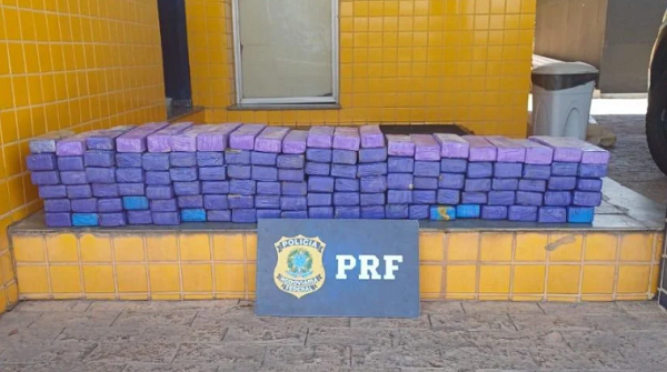 Dois são presos transportando grande quantidade de maconha em Bom Despacho