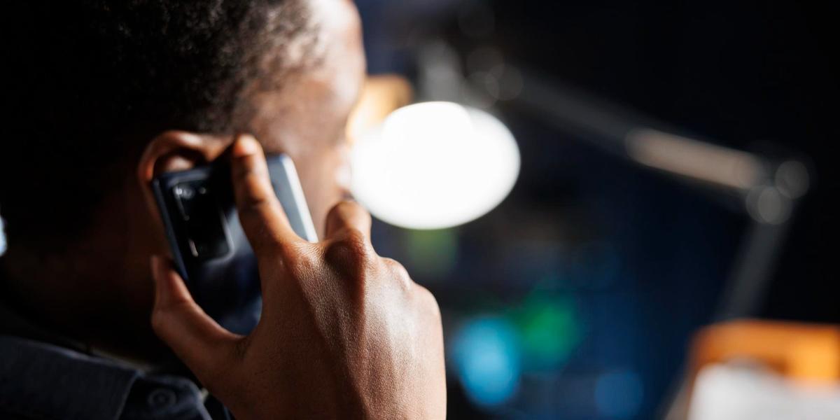 Golpe da ligação muda: criminosos usam inteligência artificial para clonar vozes e enganar vítimas em Minas Gerais