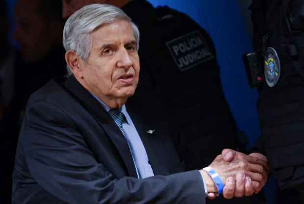 PGR solicita a Moraes que Heleno deixe sala especial e vá para prisão domiciliar