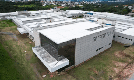 Minas doa Hospital Regional de Divinópolis à UFSJ para funcionamento como hospital universitário