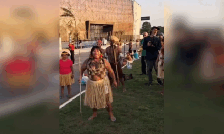 Povos indígenas bloqueiam COP30 em Belém para cobrar políticas de proteção às aldeias