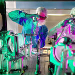 E por falar em eletrônica… Laser ZEUS alcança potência inédita de 2 petawatts nos EUA