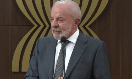 Presidente Lula promete nova ligação a Trump se encontro entre negociadores não for agendado