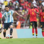 Messi é ovacionado em Luanda e Argentina encerra temporada com vitória sobre Angola