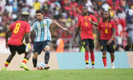 Messi é ovacionado em Luanda e Argentina encerra temporada com vitória sobre Angola