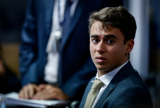 PT processa deputados por associações criminosas; apenas Nikolas Ferreira tem post excluído até agora