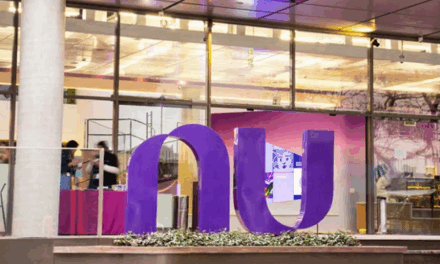 Nubank anuncia modelo híbrido e demite 12 funcionários após reunião tumultuada