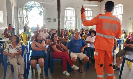 Bombeiros reforçam cuidados e prevenção em ação educativa para idosos, em Formiga