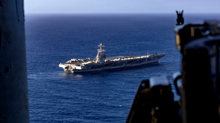 Estados Unidos enviam maior porta-aviões do mundo para o Atlântico em meio a tensões com a Venezuela