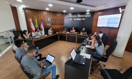 Câmara de Formiga discute gratificação natalina com Executivo e Sindicato dos Servidores