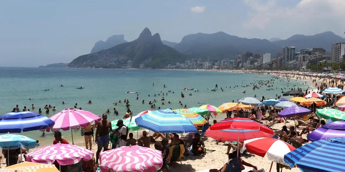 Rio de Janeiro bate recorde de turistas internacionais em 2025