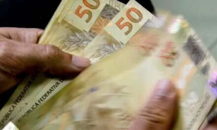 Primeira parcela do 13º deve ser paga até 28 de novembro em 2025