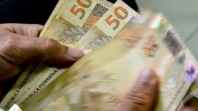 Primeira parcela do 13º deve ser paga até 28 de novembro em 2025