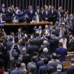 Câmara aprova ampliação gradual da licença-paternidade de 5 para 20 dias