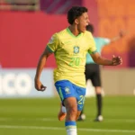 Brasil goleia Indonésia e garante vaga nas oitavas do Mundial Sub-17; Felipe Morais brilha novamente